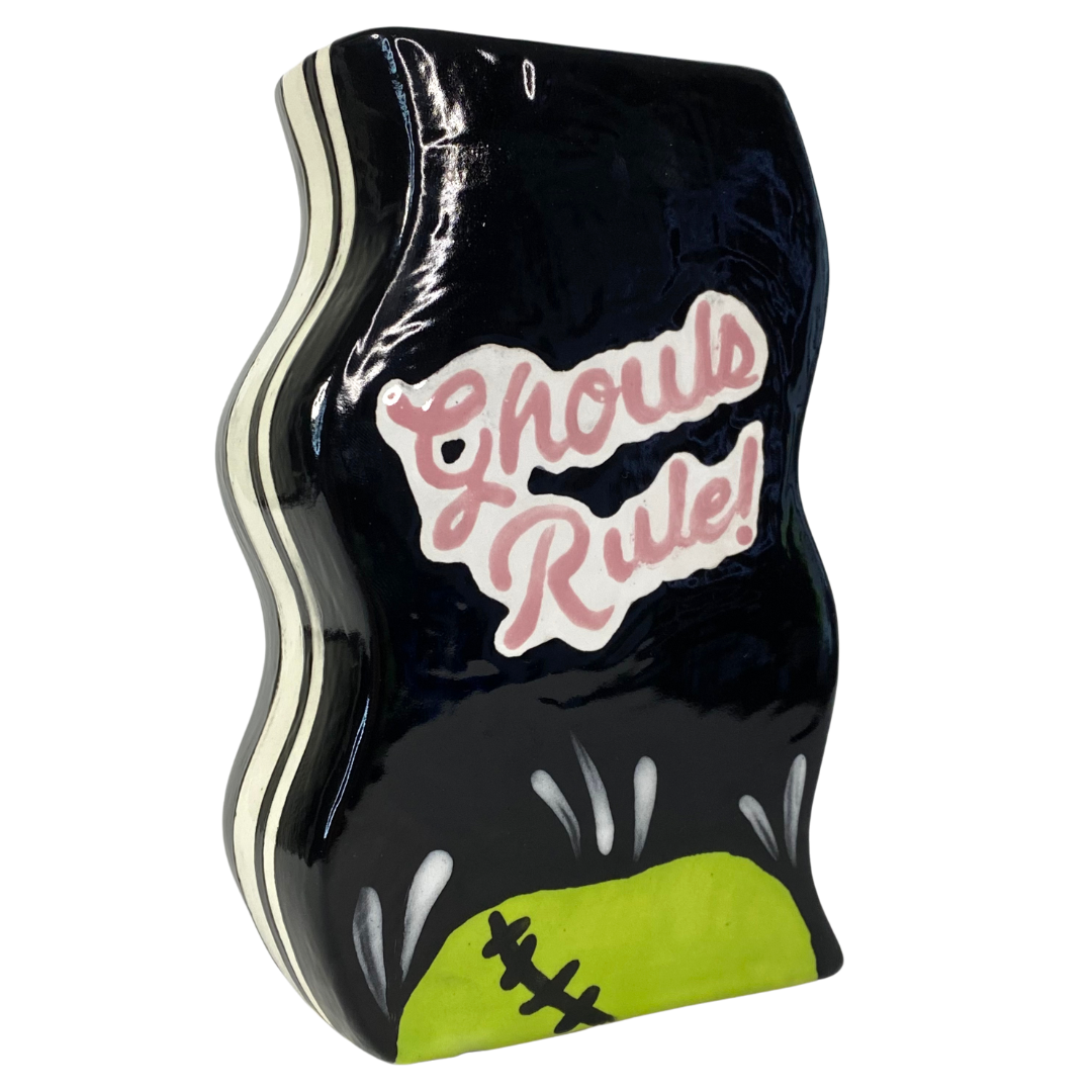 📚🦇🧁 Squiggle Vase